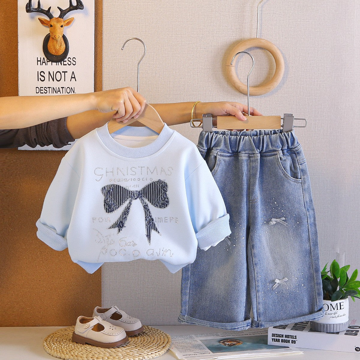 Girls’ Light Blue Christmas Bow Sweatshirt & Denim Pants Set