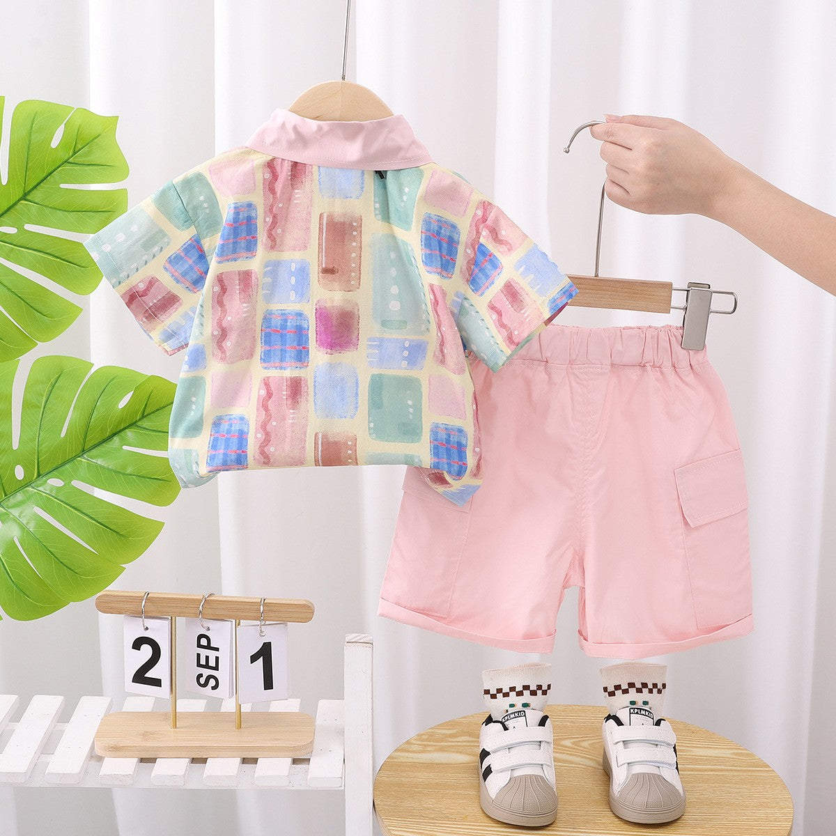 Girls Pastel Print Shirt & Pink Cargo Shorts Set – Cute Casual 2-Piece Summer Outfit